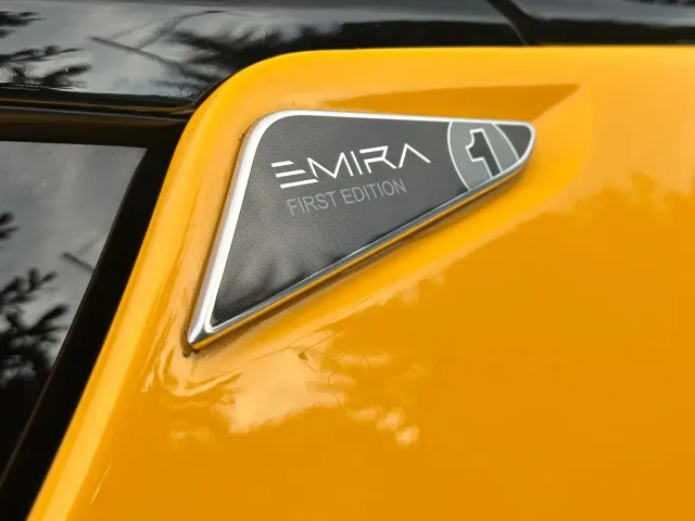 Lotus Emira — Фото автомобиля 9