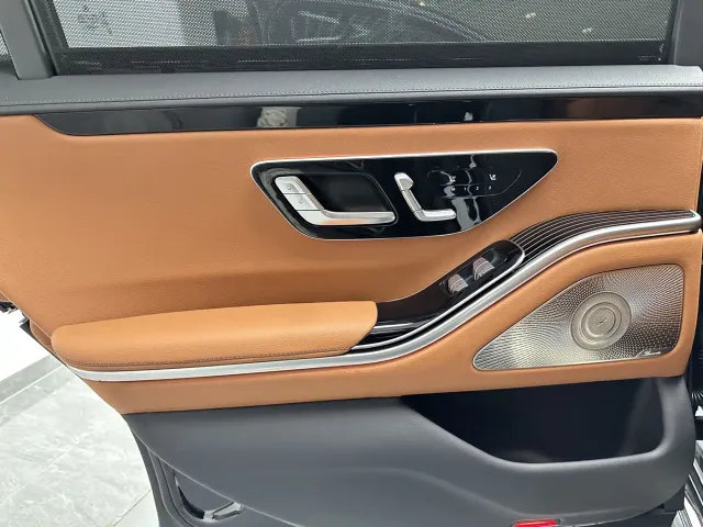 Mercedes-Benz S-Class — Фото автомобиля 25