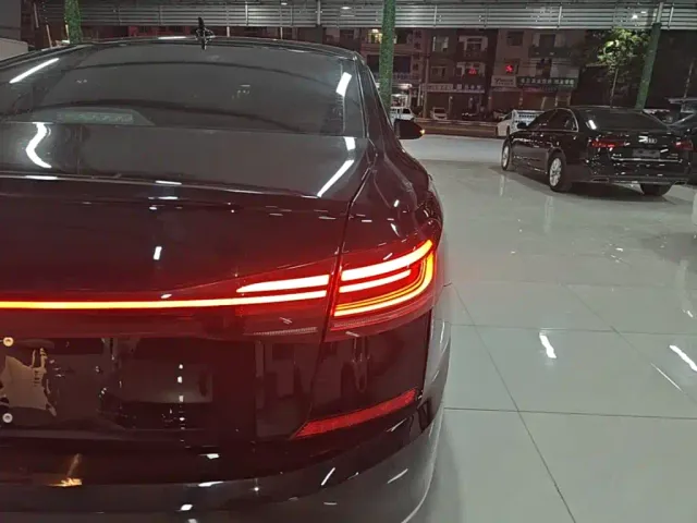 Volkswagen Passat — Фото автомобиля 7