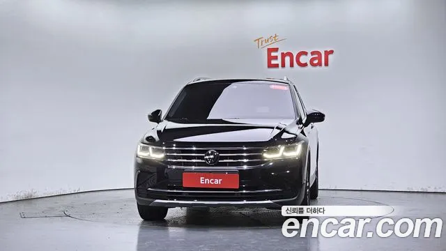 Фотография автомобиля — Volkswagen Tiguan