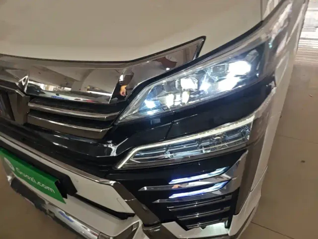 Toyota Vellfire — Фото автомобиля 23