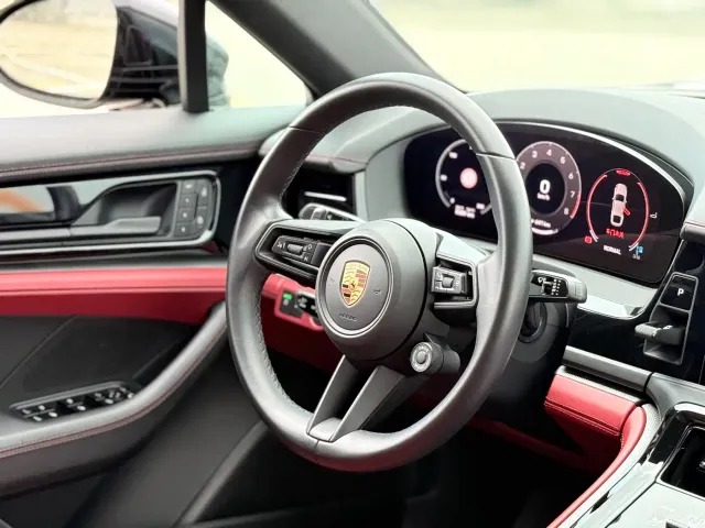Porsche Panamera — Фото автомобиля 10
