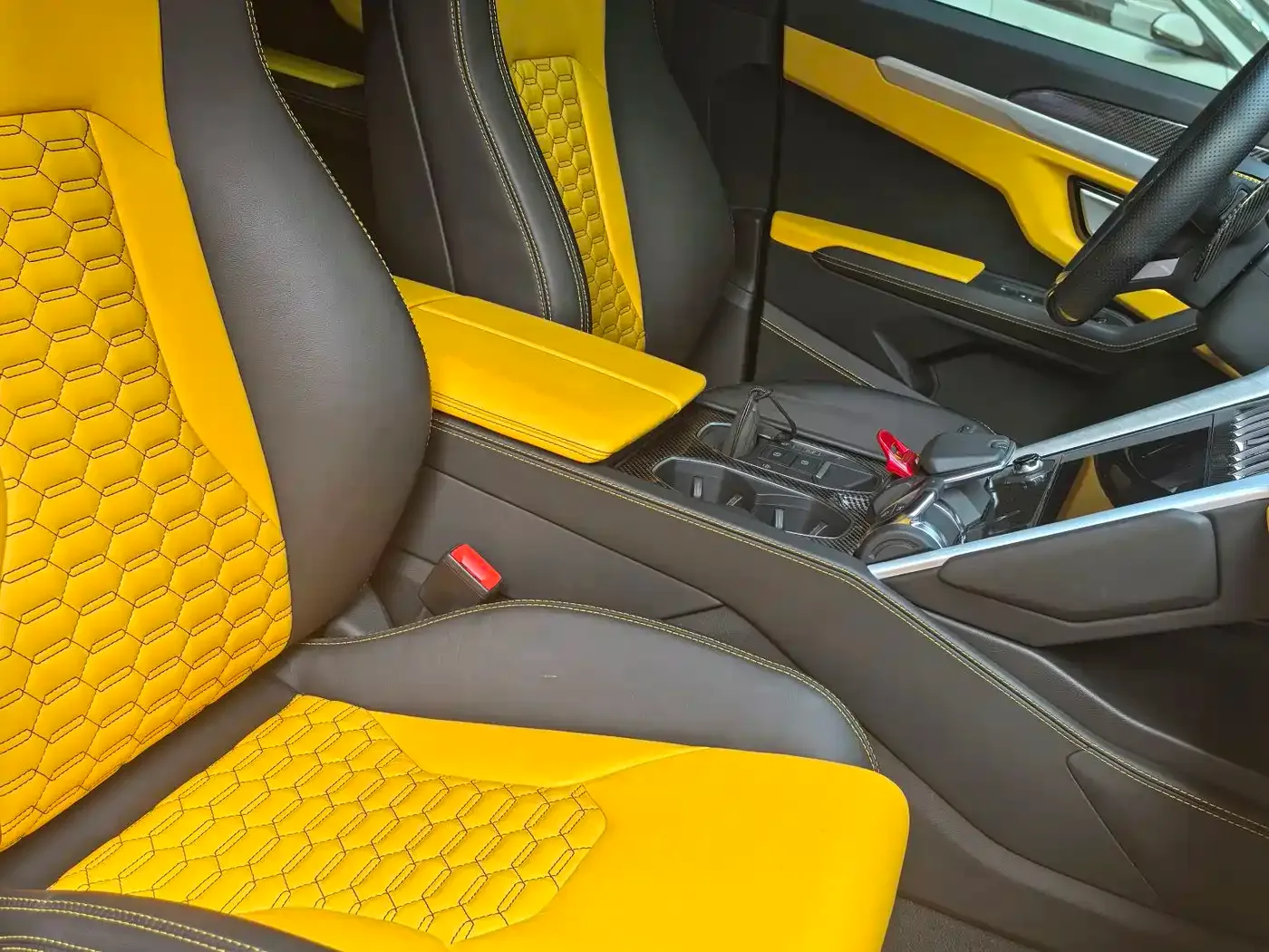 Lamborghini Urus 2021 4.0T V8 — Фото автомобиля 11