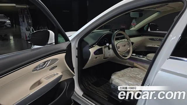Genesis GV70 — Фото автомобиля 15