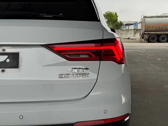 Audi Q3 — Фото автомобиля 14