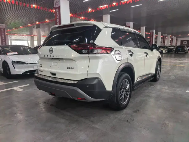 Nissan X-Trail — Фото автомобиля 16