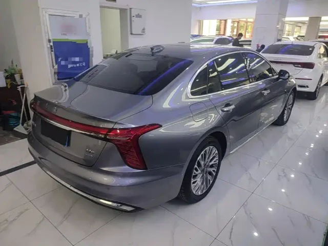 Hongqi H5 — Фото автомобиля 4