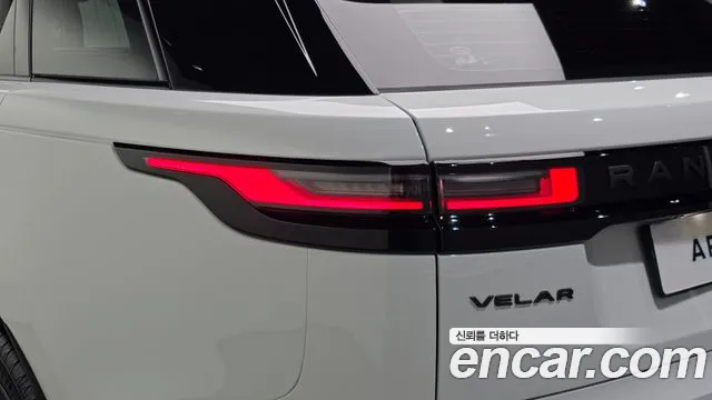 Land Rover Range Rover Velar — Фото автомобиля 19