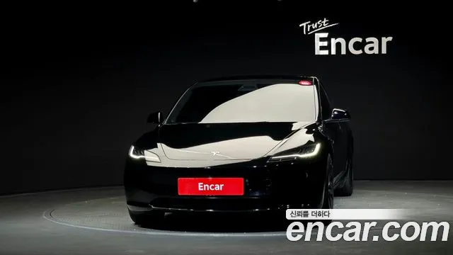 Tesla Model 3 — Фото автомобиля 3