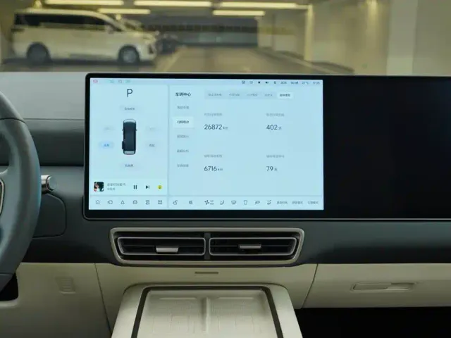 Li Auto MEGA — Фото автомобиля 18