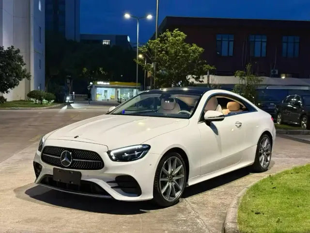 Фотография автомобиля — Mercedes-Benz E-Class