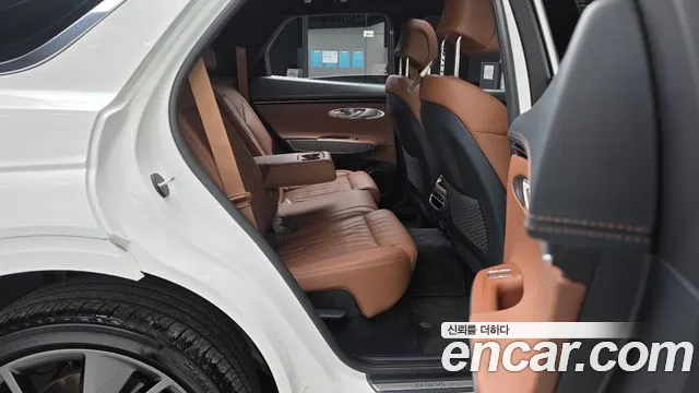 Genesis GV70 — Фото автомобиля 11