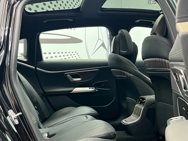 Mercedes-Benz E-Class — Фото автомобиля 8