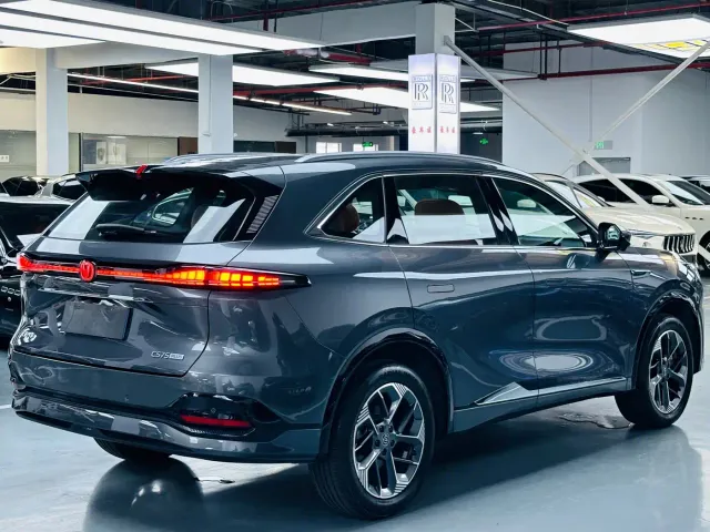 Changan CS75 Plus — Фото автомобиля 15