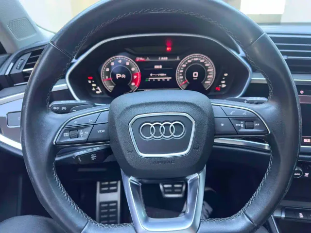 Audi Q3 — Фото автомобиля 12