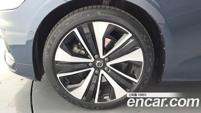 Вольво S60 S60 третьего поколения — Фото автомобиля 5