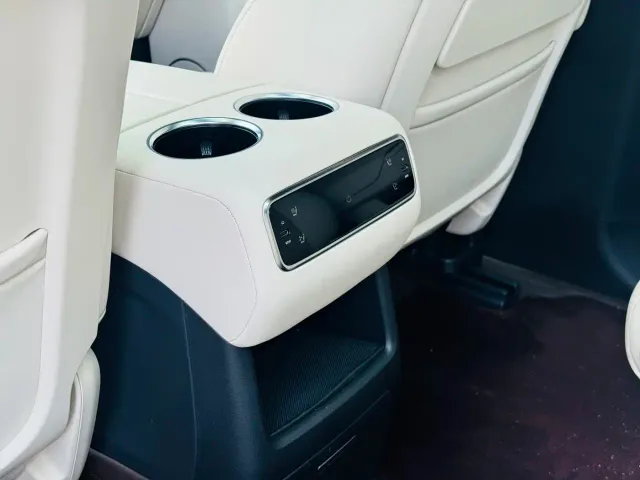 Li Auto L8 — Фото автомобиля 13