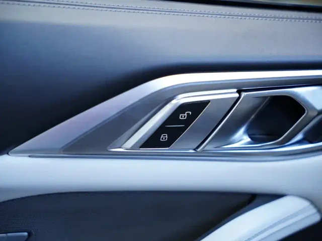 BMW M4 — Фото автомобиля 17