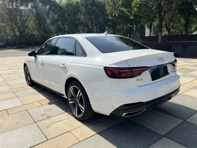 Audi A4L — Фото автомобиля 8