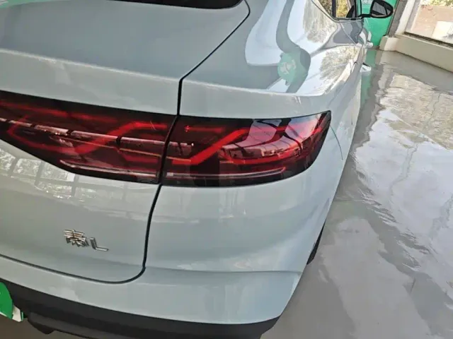 BYD Qin L — Фото автомобиля 7