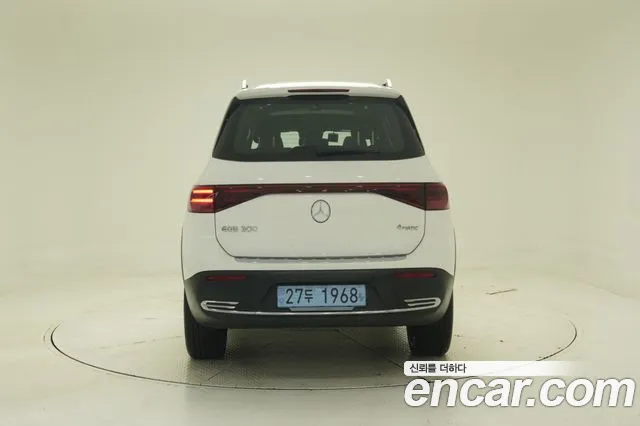 Mercedes-Benz EQB — Фото автомобиля 4