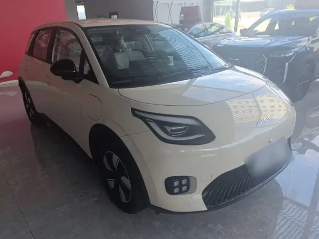 GAC Aion UT — Фото автомобиля 3