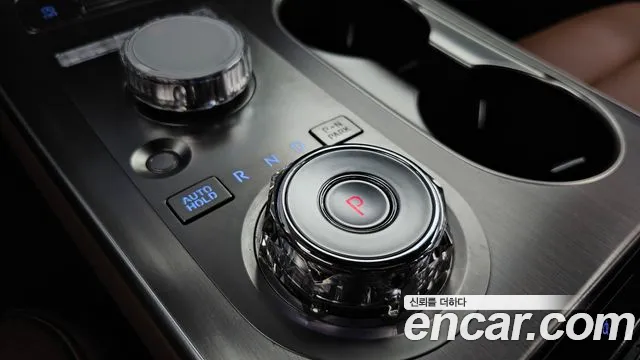 Genesis GV70 — Фото автомобиля 9