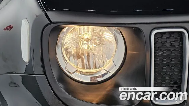 Jeep Renegade — Фото автомобиля 21