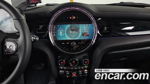 Mini Cooper Cooper 5 дверей Classic — Фото автомобиля 9