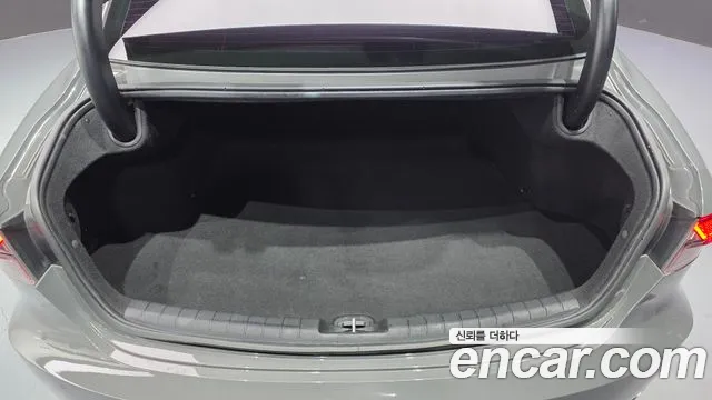 Hyundai Grandeur New — Фото автомобиля 24