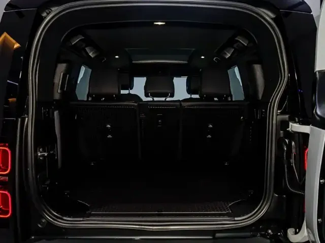 Land Rover Defender — Фото автомобиля 6