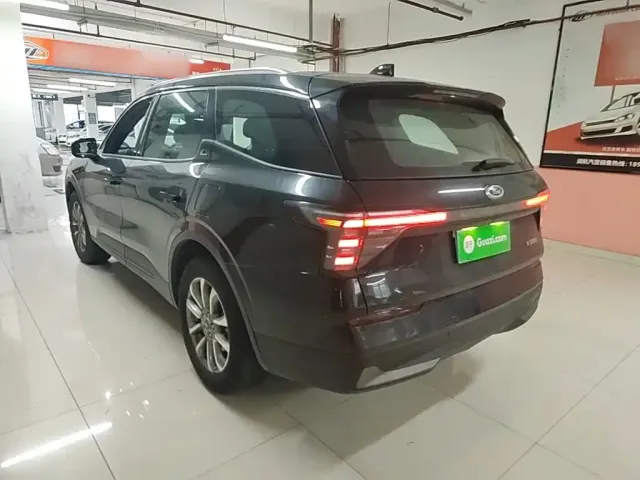 Ford Edge — Фото автомобиля 4