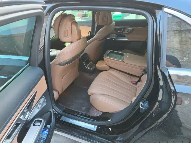 Mercedes-Benz E-Class — Фото автомобиля 6