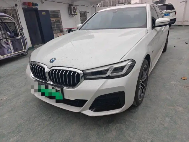 Фотография автомобиля — BMW 5 Series
