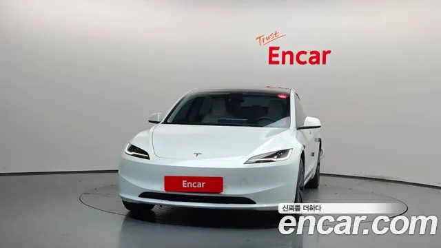 Tesla Model 3 — Фото автомобиля 3