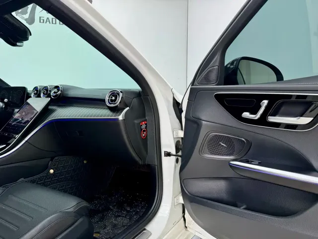 Mercedes-Benz C-Class — Фото автомобиля 12
