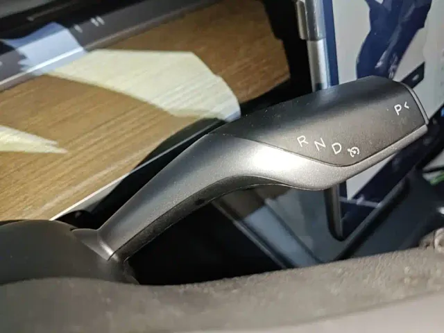Tesla Model Y — Фото автомобиля 13