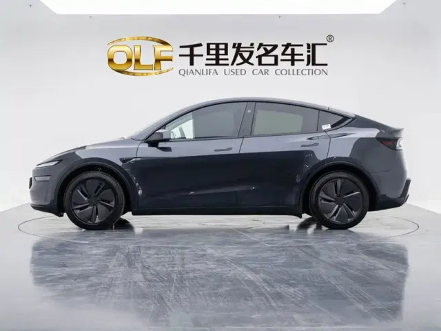 Tesla Model Y — Фото автомобиля 7