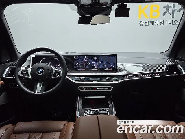 BMW X7 — Фото автомобиля 10