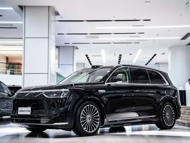Aito M8 — Фото автомобиля 14
