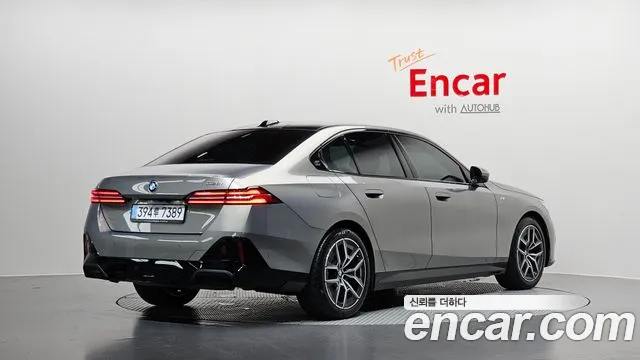 BMW 5-Series — Фото автомобиля 2