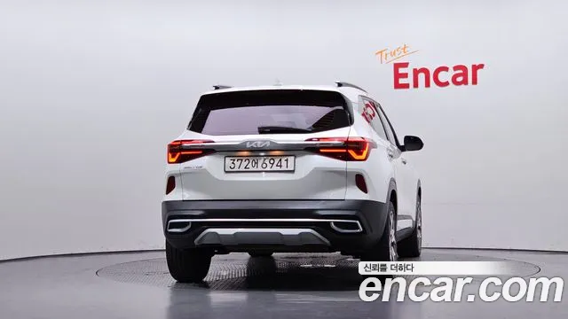 Kia Seltos — Фото автомобиля 4
