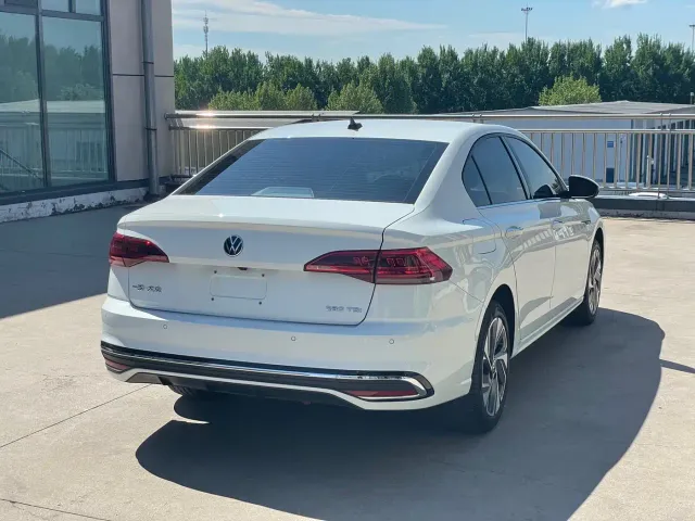 Volkswagen Bora — Фото автомобиля 5