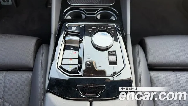 BMW 5 Series G60 — Фото автомобиля 9