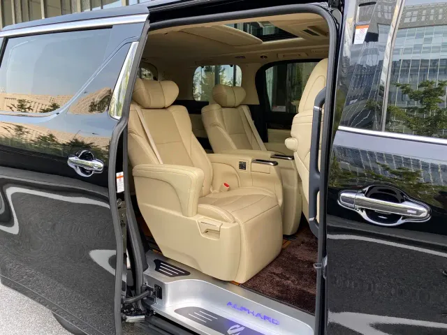 Toyota Alphard — Фото автомобиля 19