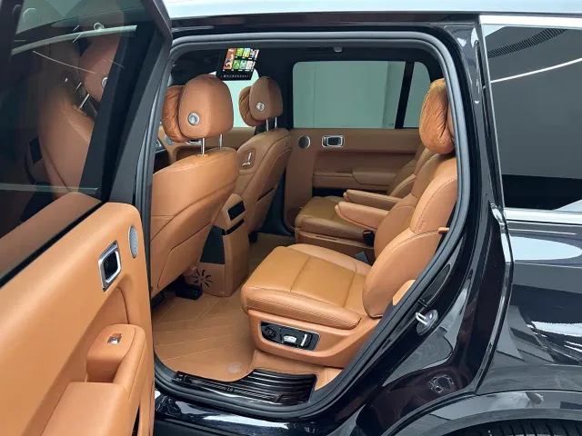 Li Auto L9 — Фото автомобиля 16