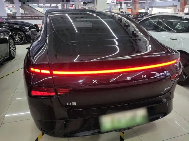 Xpeng P7 — Фото автомобиля 5