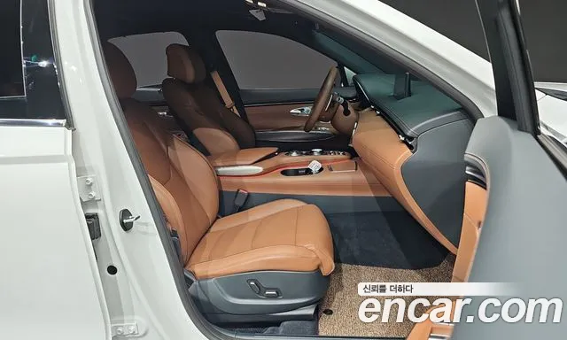 Genesis GV70 — Фото автомобиля 16
