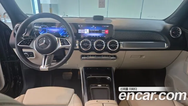 Mercedes-Benz EQB — Фото автомобиля 7