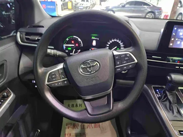 Toyota Granvia — Фото автомобиля 8